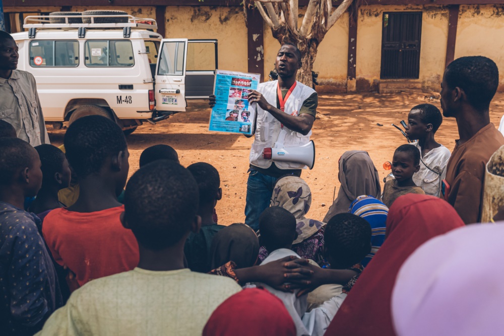 無國界醫生的外展團隊自2017年開始，深入尼日利亞西北部索科托的村落，向村民介紹壞疽性口炎的成因及治療方法。©無國界醫生