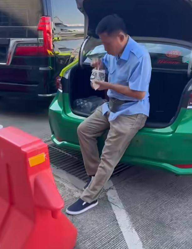 計程車司機未意識到自己正成為被嘲笑的對象，只專心用餐。Giuseppe Taddeo fb