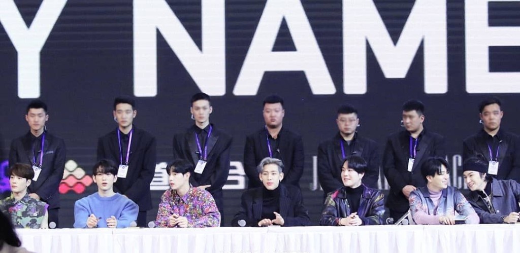 韓國男團GOT7於青島舉行簽名會。