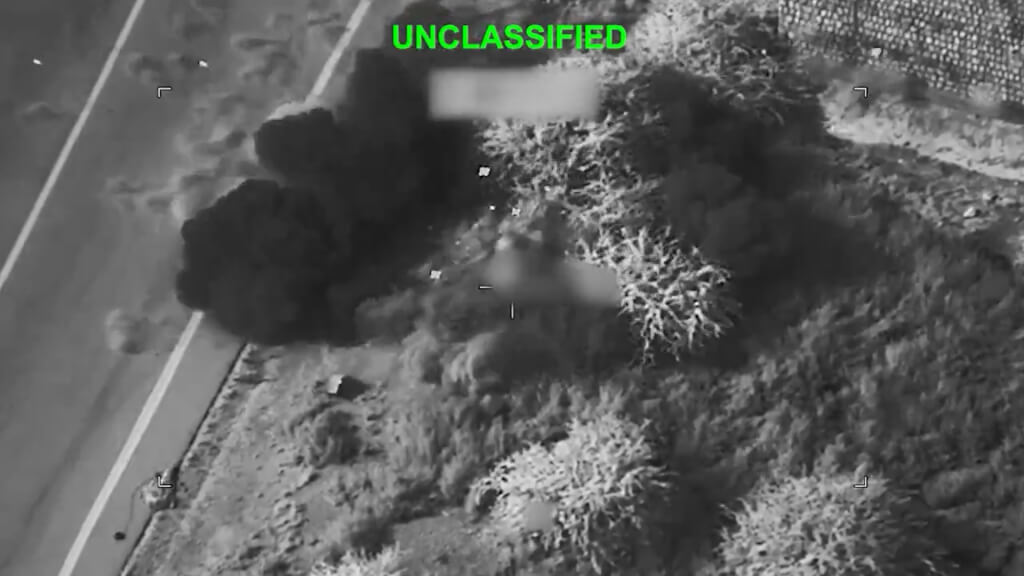 美軍中央司令部16日公布空襲伊朗畫面。x.com/CENTCOM