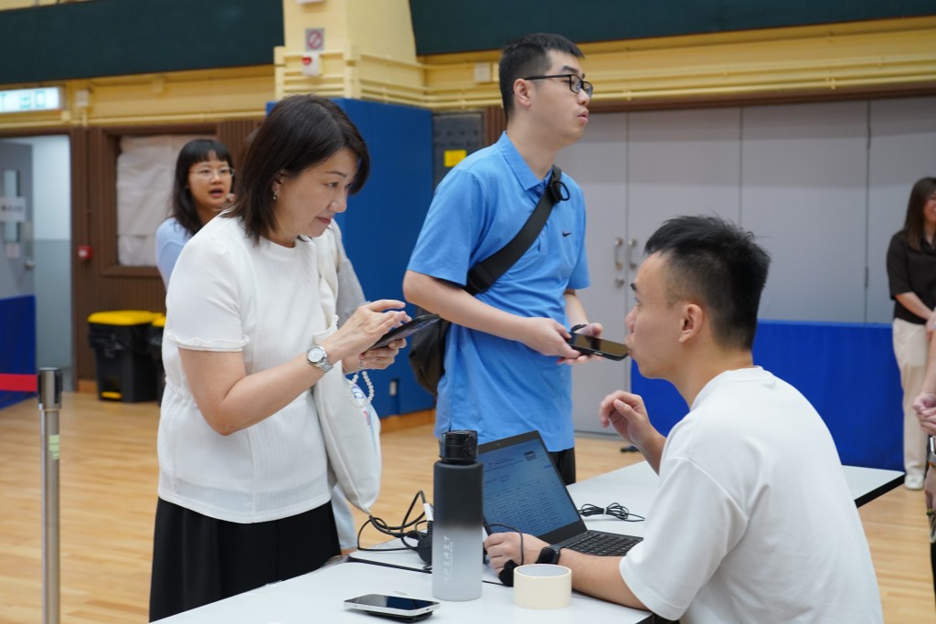 成功申請者須於6月24日或之前，辦理修改牌照手續。