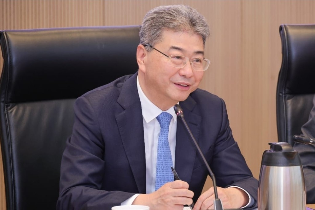 國家教育部副部長吳岩博士於會上發言。