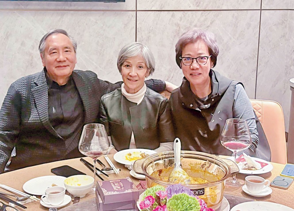 跟东道主马太合照