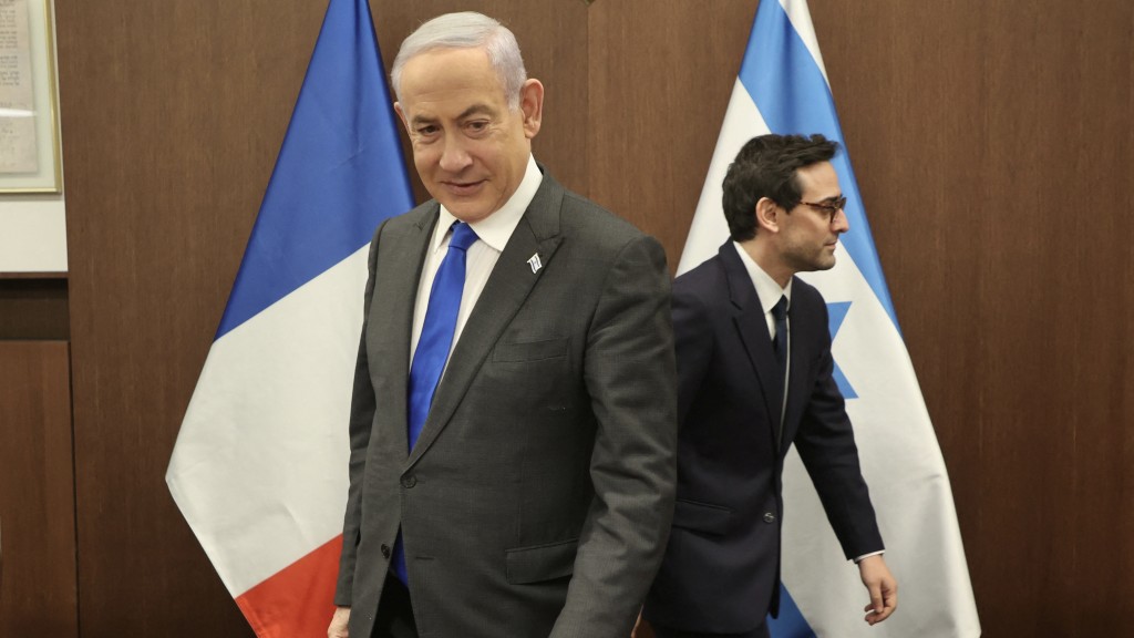 内塔尼亚胡日前与法国外交部长塞茹尔纳在耶路撒冷会面。 路透社