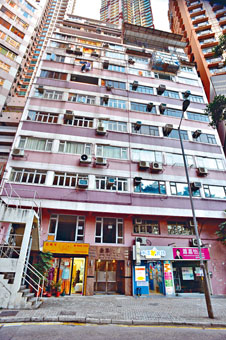 ■英皇再購入崇華大廈3伙，涉資共1.15億。