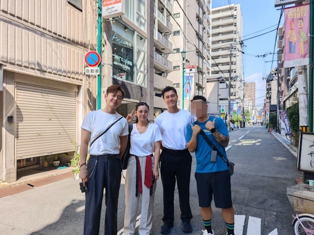 有網民於日本成功捕獲張振朗和楊偲泳,以及朱敏瀚和陳曉華一起旅行,並暗示這張照片是由陳曉華揸機拍攝。 有網民於日本成功捕獲張振朗和楊偲泳,以及朱敏瀚和陳曉華一起旅行,並暗示這張照片是由陳曉華揸機拍攝。