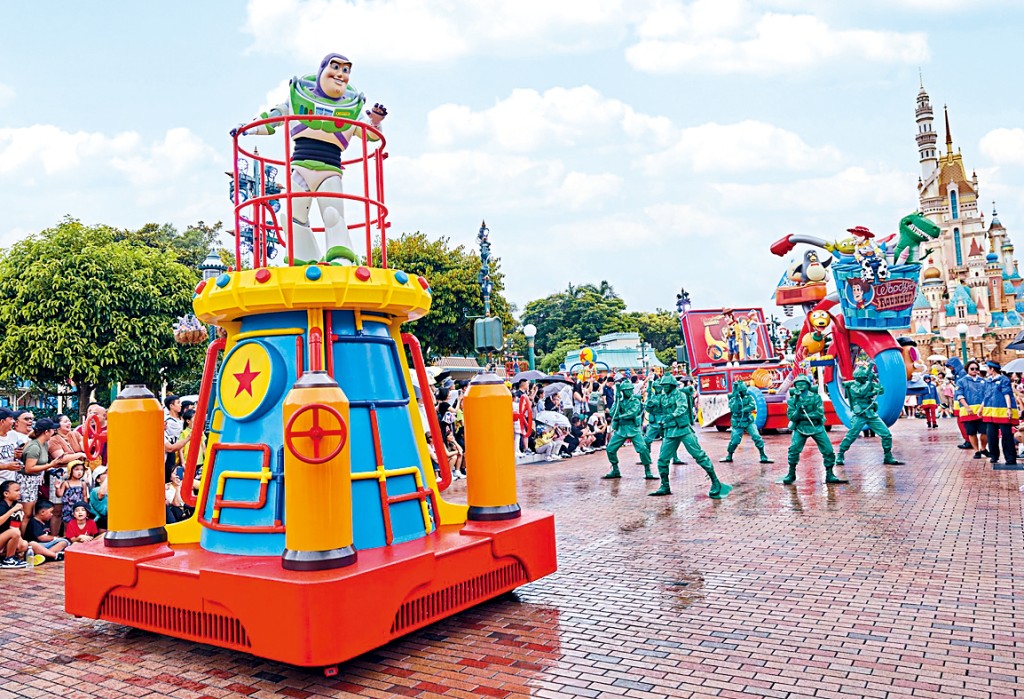Pixar角色現身香港迪士尼。