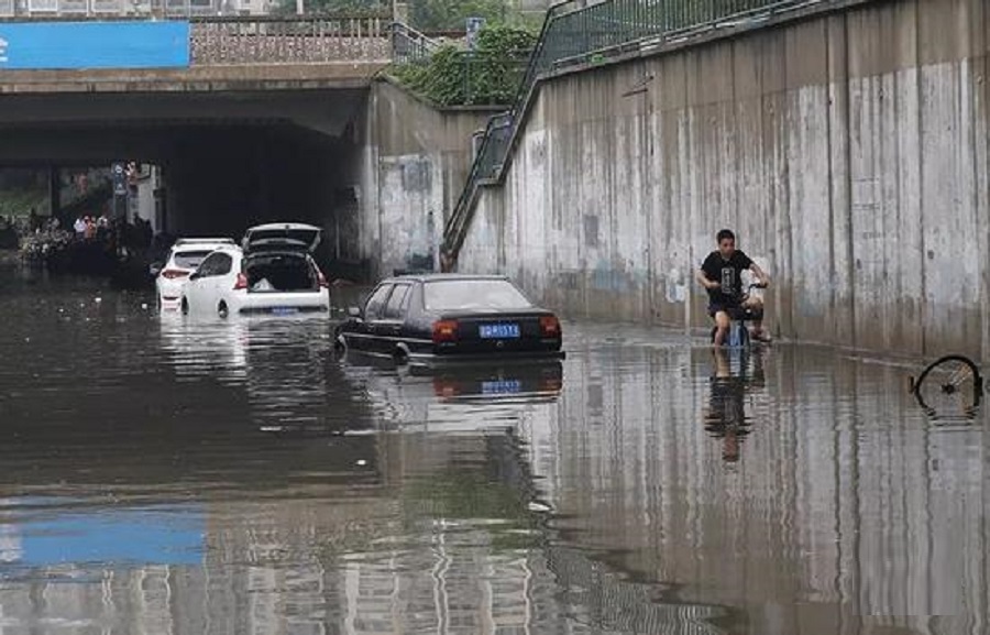 北京市内出現水浸。網上圖片