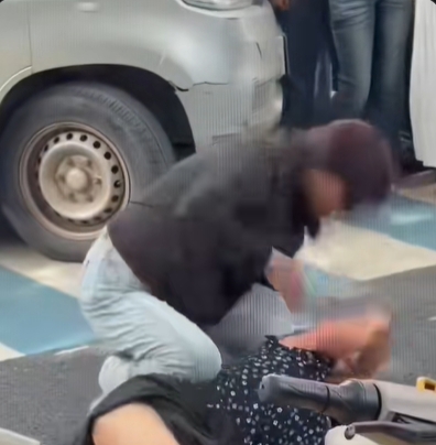 河北婦遭當街毆打強脫褲。