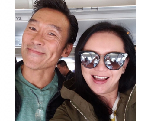 曾华倩机场巧遇「旧情人」郑浩南。