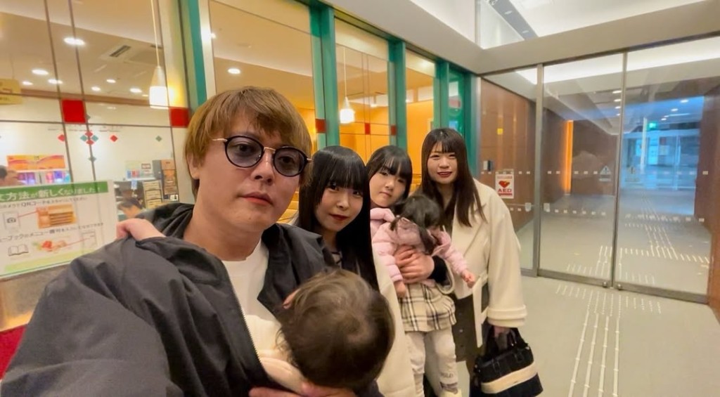 渡邊龍太曾讓多名女子替自己生孩子而成為網民熱議對象。IG@watanaberyuta_official