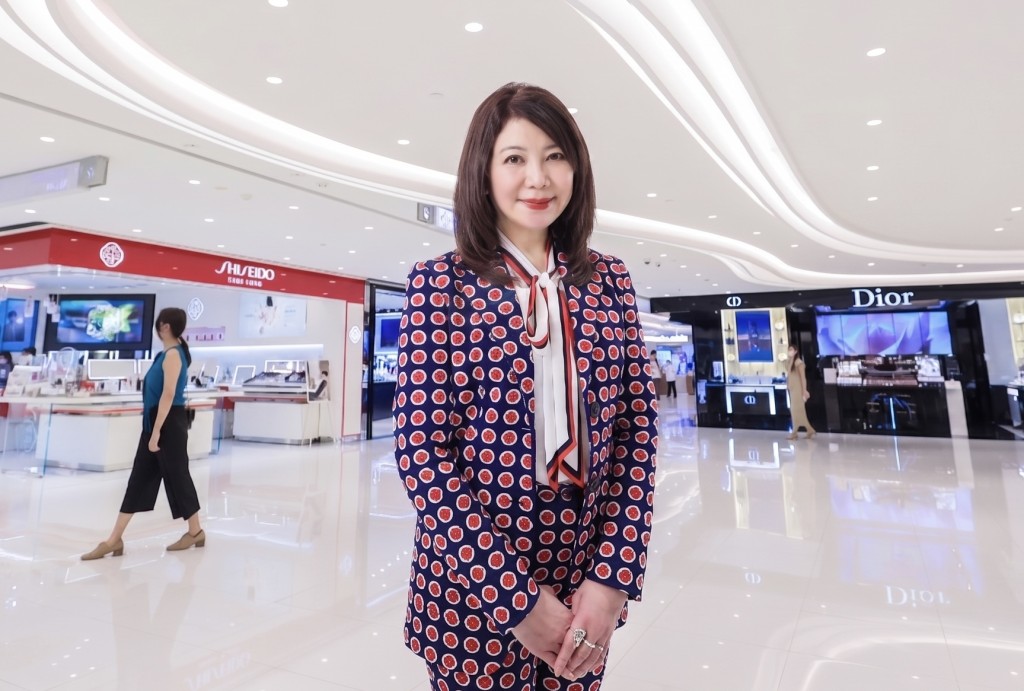 信和集團首席商務總裁蔡碧林表示，集團致力提供創新體驗，首次聯動逾50個商戶打造全港最大型陀螺挑戰場。