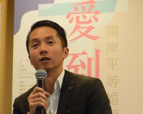 高級入境事務主任梁鎮罡