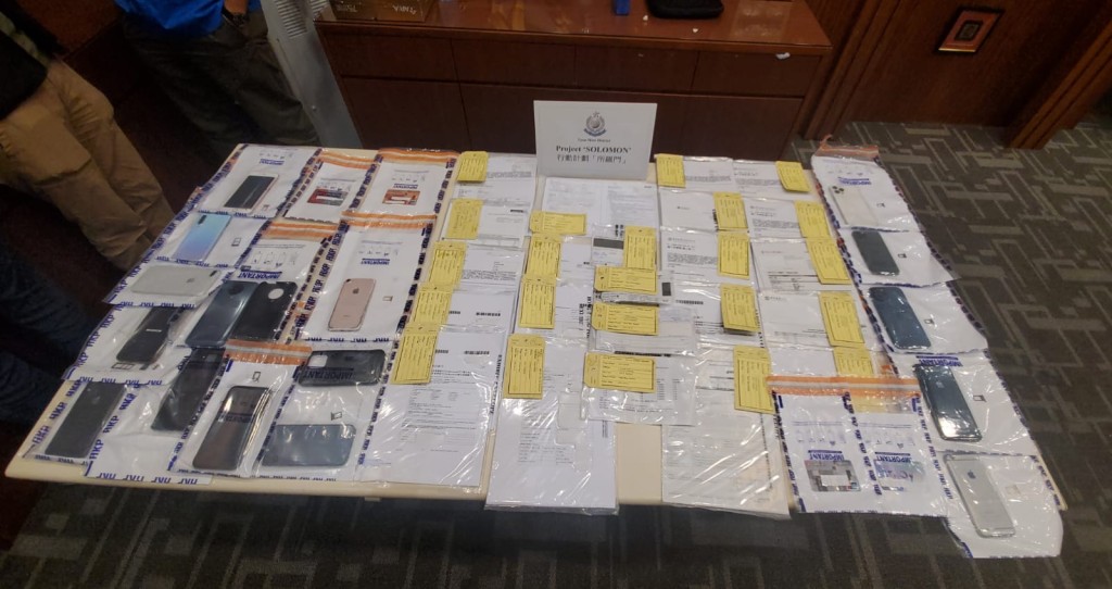 警方在行動中檢獲大量證物。林思明攝