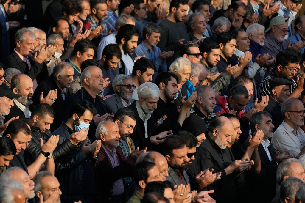 伊朗人民祈求降雨。美聯社