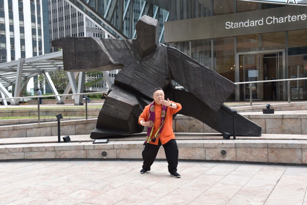 養好你的臭皮囊跨越九運,六十歲以上的人士就不能做太劇烈的運動,大汗淋漓的運動只適合年青人。 養好你的臭皮囊跨越九運,六十歲以上的人士就不能做太劇烈的運動,大汗淋漓的運動只適合年青人。