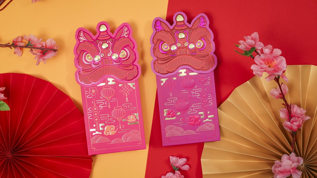 港鐵商場今年呈獻「瑞獅盈門喜迎福」賀年利是封。 港鐵商場今年呈獻「瑞獅盈門喜迎福」賀年利是封。