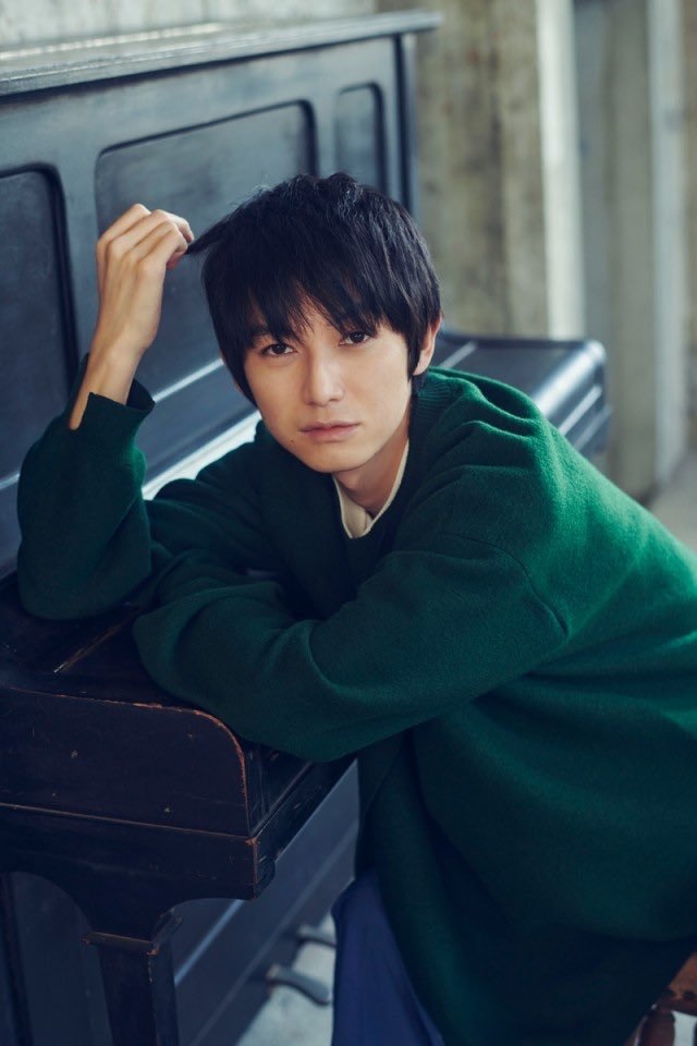 本鄉奏多飾演飛影。