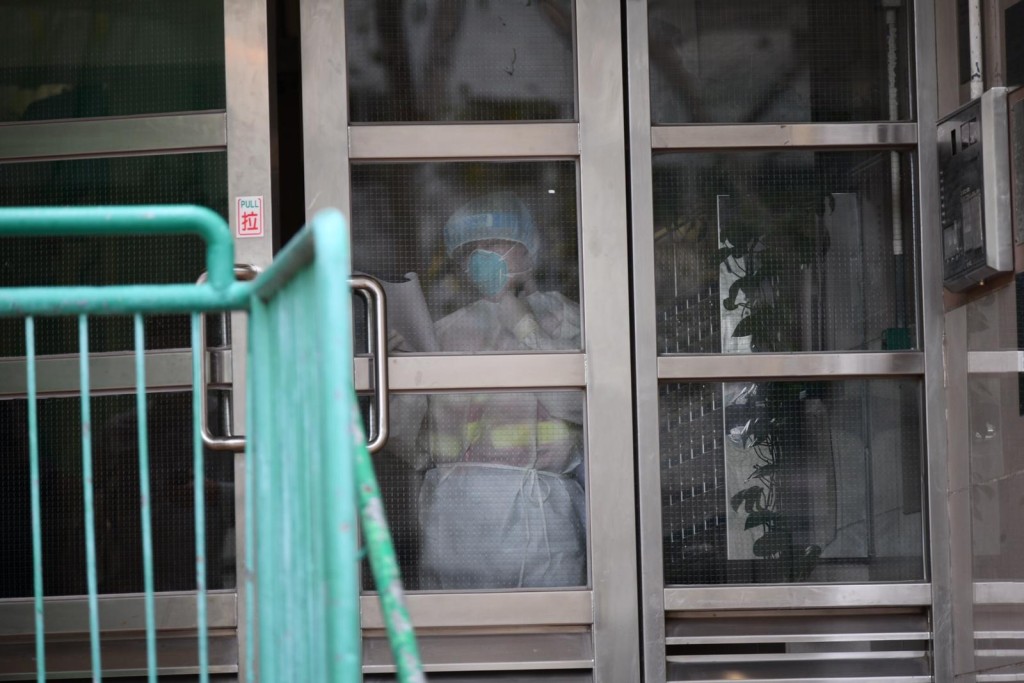 屯門愛暉樓第二座部分居民需要撤離到檢疫中心。