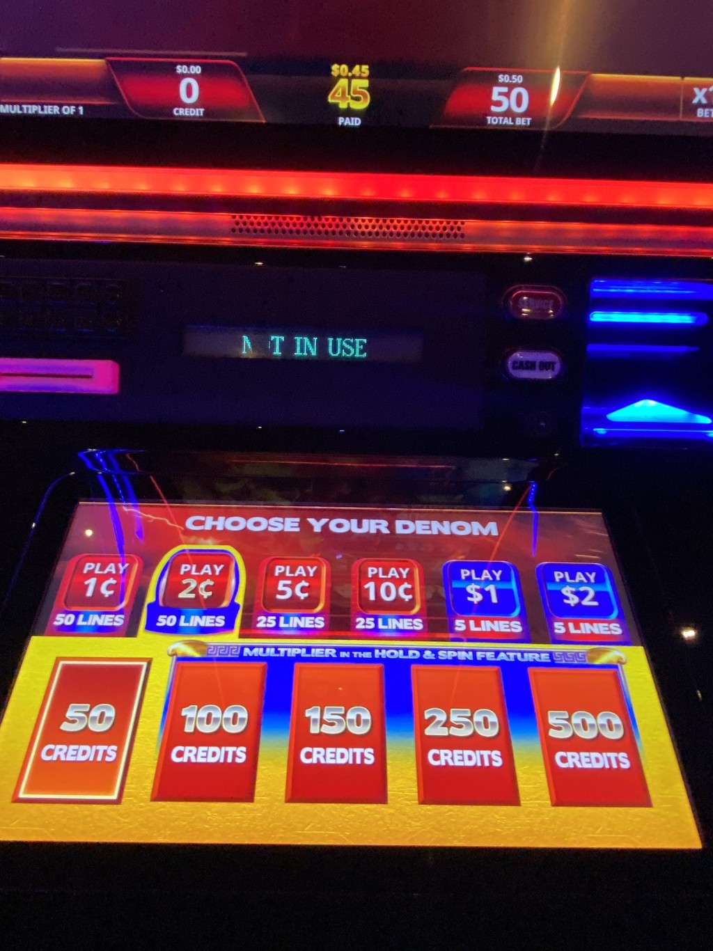 赌场游戏机显示暂停使用。 X