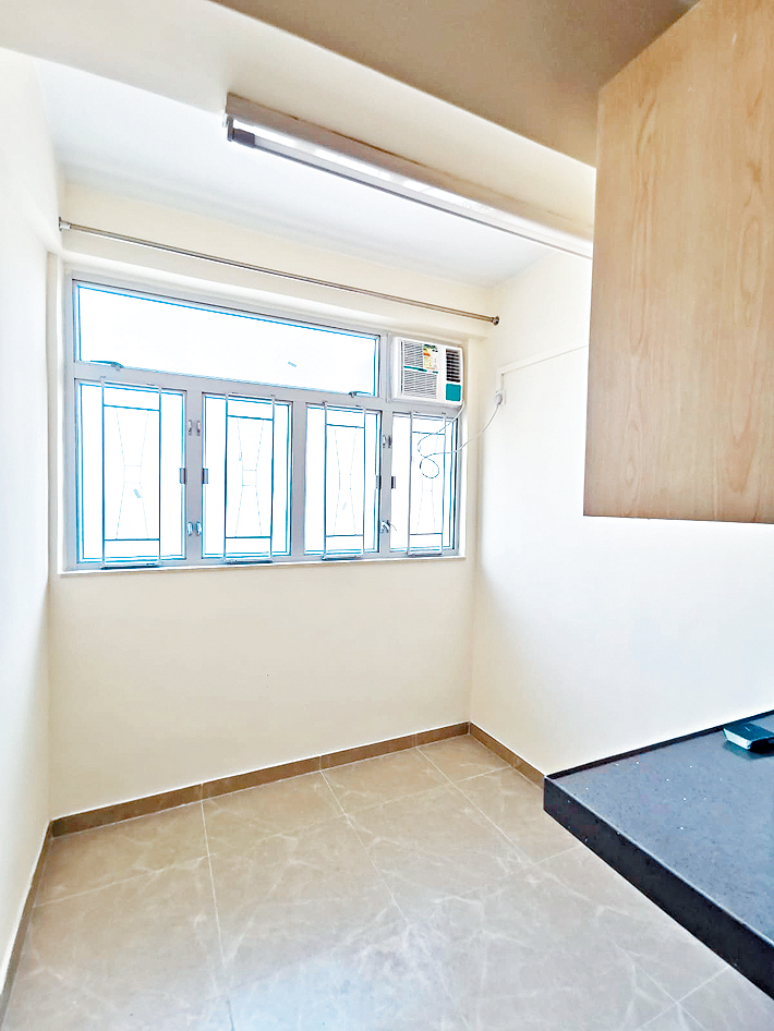 文件明確指出，居住空間須至少有一扇不少於0.1平方米的可開啟窗戶。