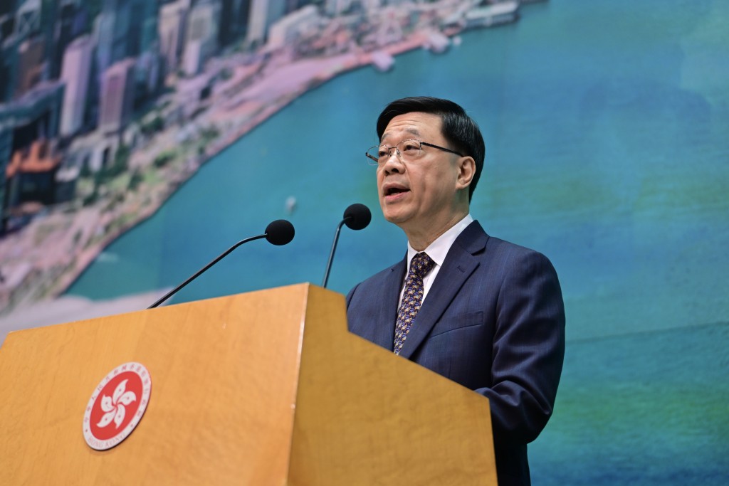 他表示會盡力保護駐各地經貿辦為香港政府工作的職員所享有的正當利益和權利。陳極彰攝