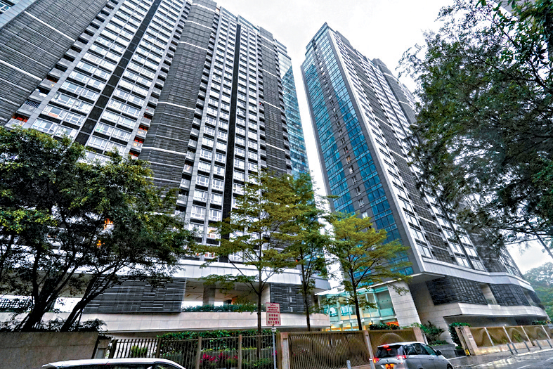 深灣9號6座低層B室，以5300萬連車位登記成交，呎價約32121元。