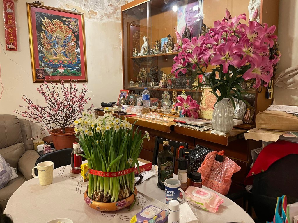 泳豪又提童年長大的九龍塘舊居有靈體。