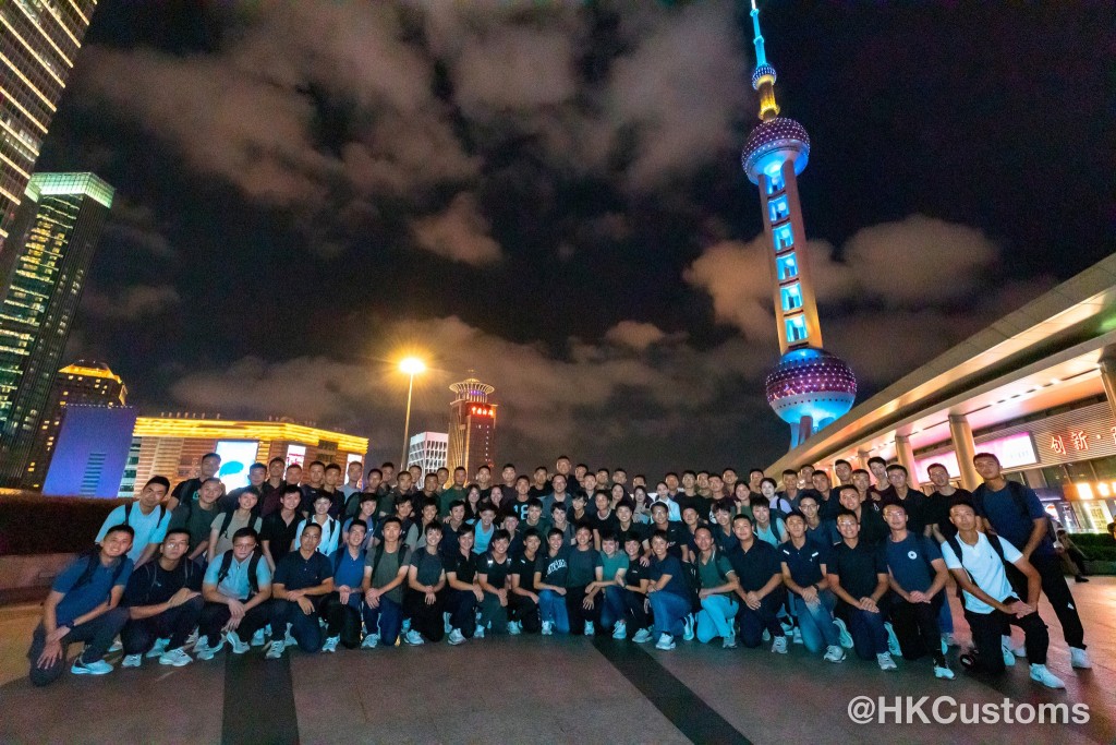 海關80名新入職督察人員赴上海交流10日。香港海關fb