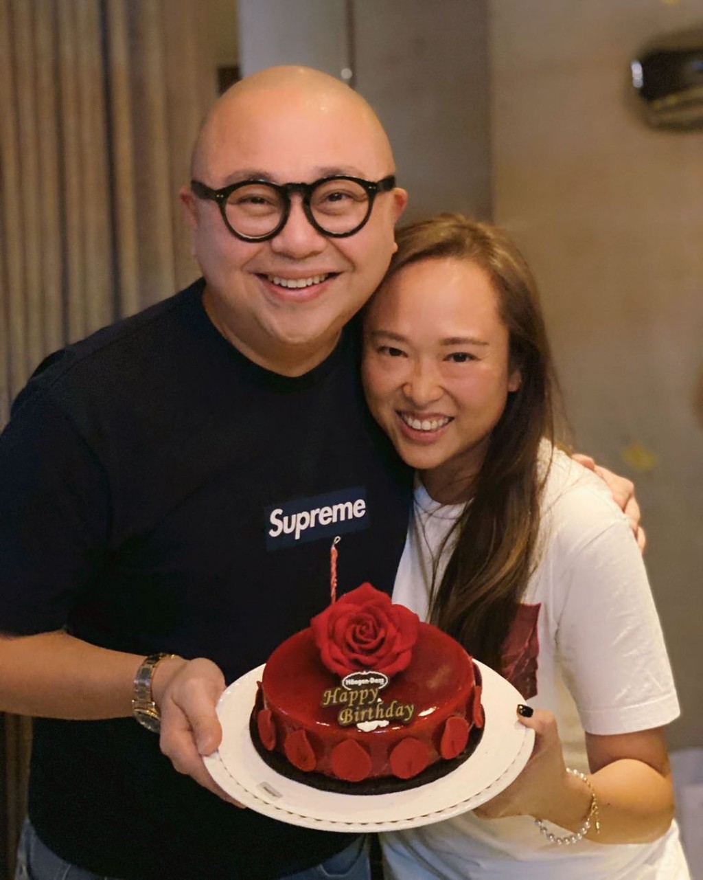 阿Bob與太太黃乙頤(Pearl) 結婚13年,一直恩愛。