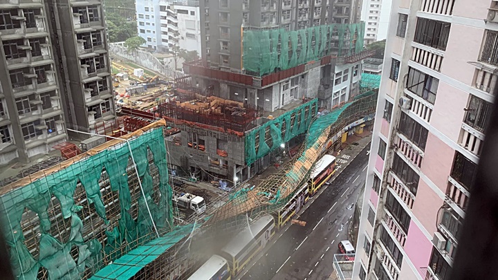 港島華富附近有地盤冧棚架。網圖