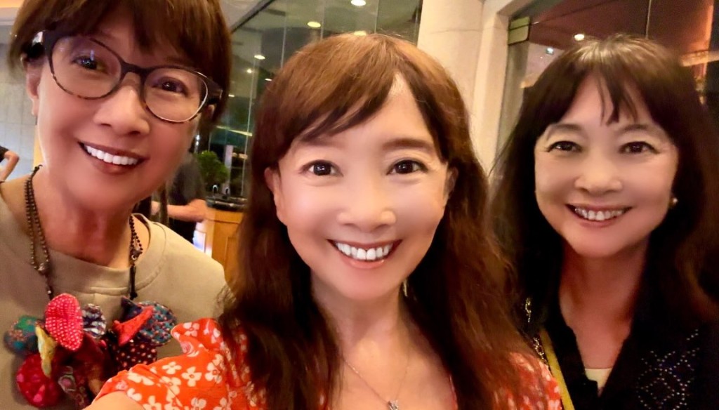 陳依齡(左)是知名影星,而陳曦齡(右)則是醫生及企業家。 陳依齡(左)是知名影星,而陳曦齡(右)則是醫生及企業家。