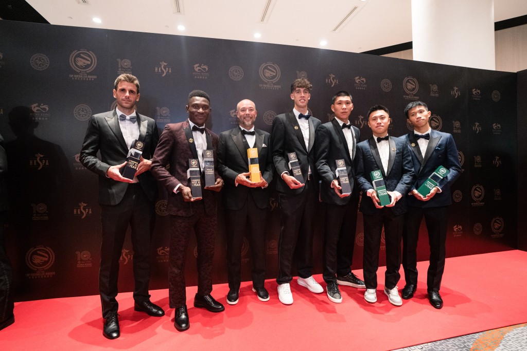 東方在應屆足球明星頒獎禮上贏得多項大獎，包括盧比度冧莊做最佳教練。 東方足球隊圖片