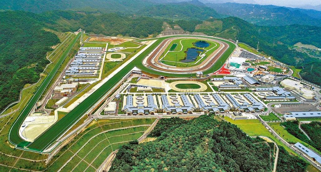 从化马场让赛驹可在最先进的设施中做好准备，角色愈重。