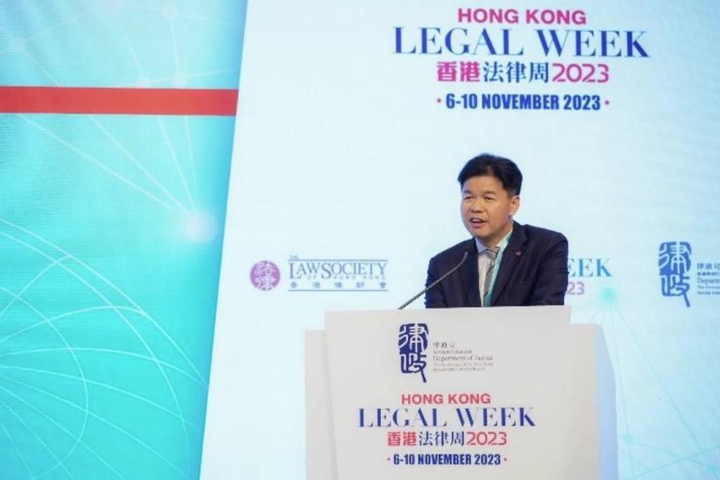 律師會副會長暨大中華法律事務委員會主席湯文龍指多語言能力（英語、 普通話和粵語）是香港年輕律師的眾多優勢之一。香港律師會FB圖片