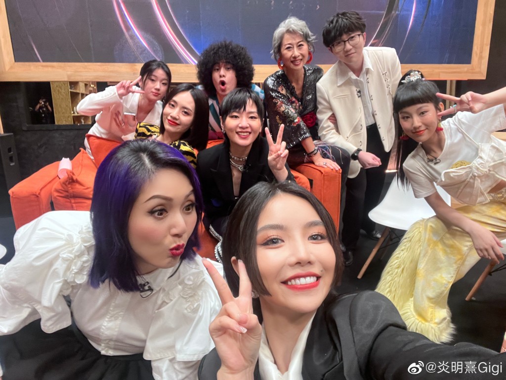 與眾多前輩和同輩歌手合作,讓Gigi學識表達自己。