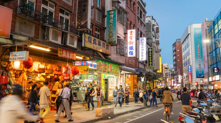 台北排名第八，以四合一簽證台灣金卡歡迎數碼遊牧，包含「工作許可」、「居留簽證」、「外僑居留證」和「從入境許可」。加上台北繁榮的的外籍社群、快速的互聯網、眾多的共同工作空間及一流的公共交通系統，使其成為一個遙距工作的頂級地點。
