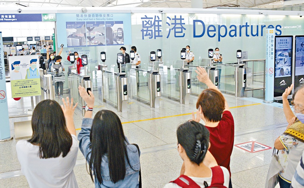 近年不少港人移民，今年首三個月約14萬港人淨流出。