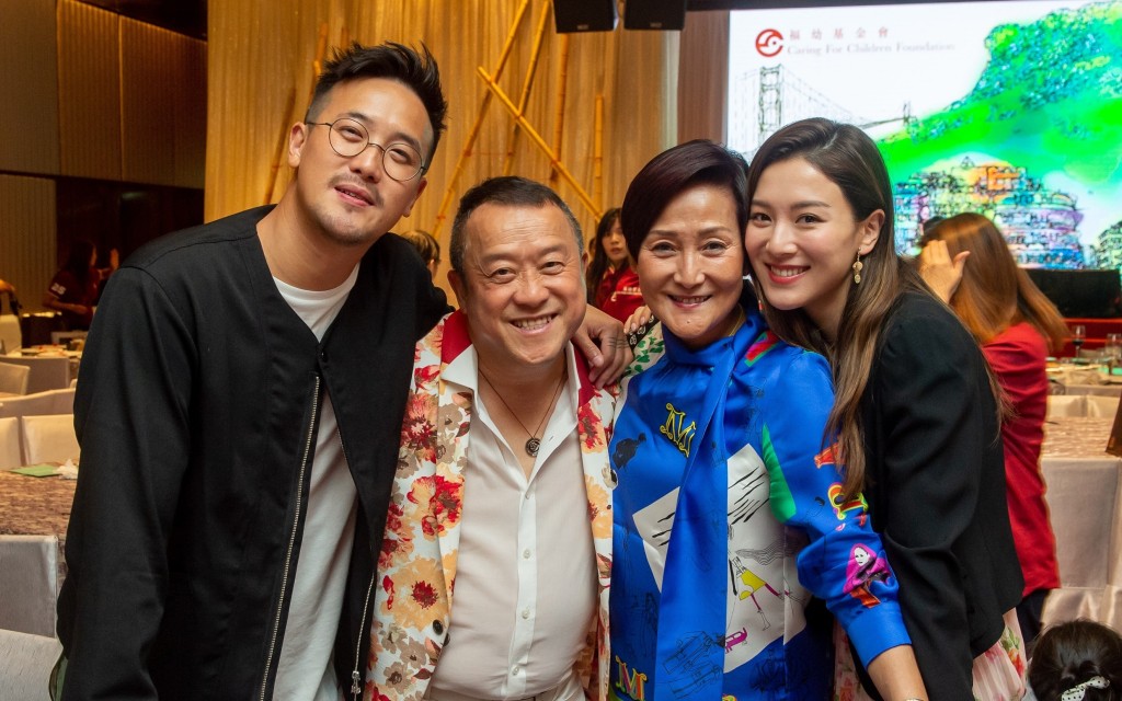 曾志伟妻子朱锡珍最后一次出席公开场面，是去年9月跟丈夫、儿子及新抱出席慈善晚宴。