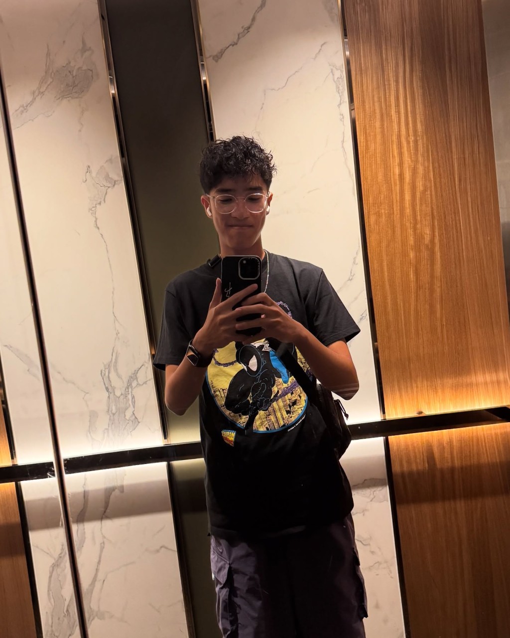 李立仁成功獲美國紐約大學藝術學院（NYU Tisch School of the Arts）錄取，主修電影與電視製作。