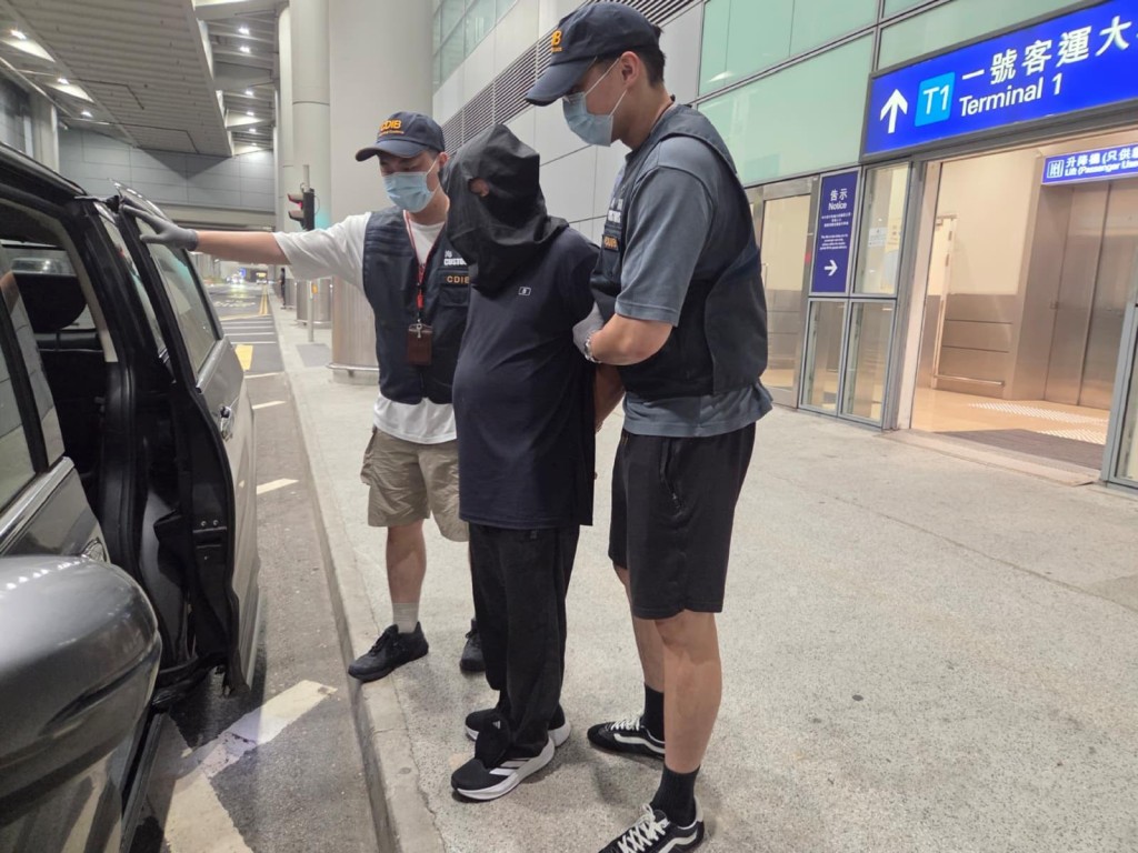 被捕男子。海關圖片 被捕男子。海關圖片