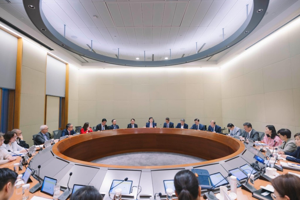 李家超主持立法會選舉政府統籌專班會議。李家超fb 李家超主持立法會選舉政府統籌專班會議。李家超fb