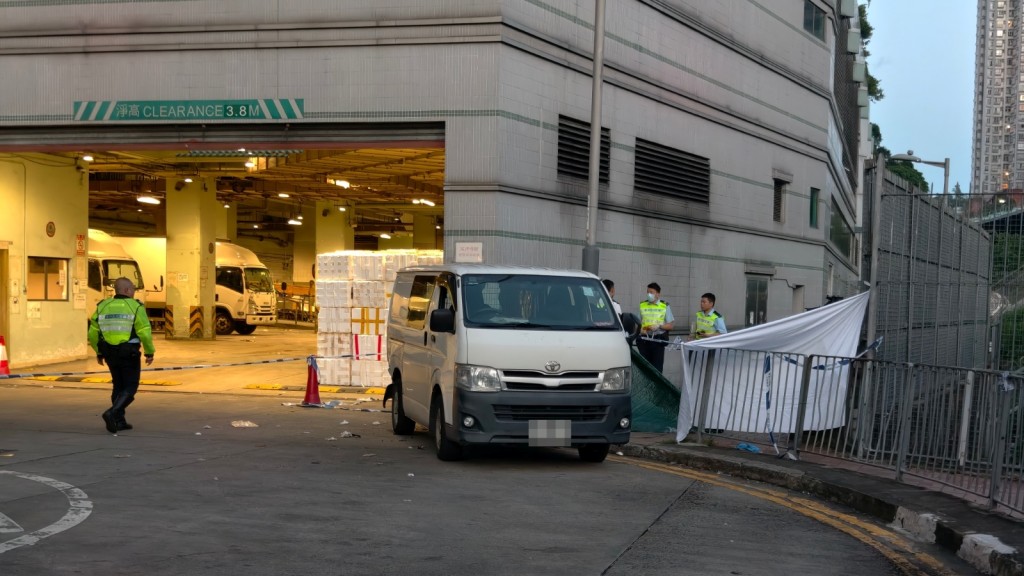 警員在場調查意外原因。