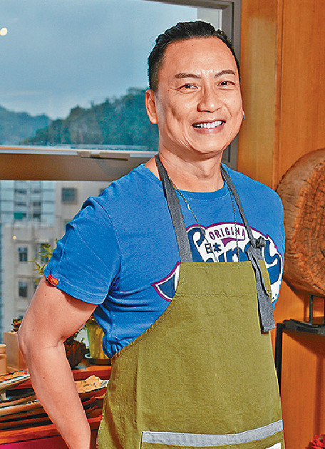 食譜作者：Jacky Yu  　　Jacky Yu是本地著名星級廚師，亦是私房館囍宴的創辦人。Jacky擅長烹調富特色又有創意的菜餚聞名，菜式融合了川、滬、粵、日、東南亞佳餚特色，以及美學風格，自成一派。