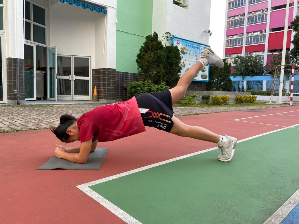 平時不運動的都市人，平板支撐三十秒，跑跳五分鐘可能已經是劇烈運動。資料圖片