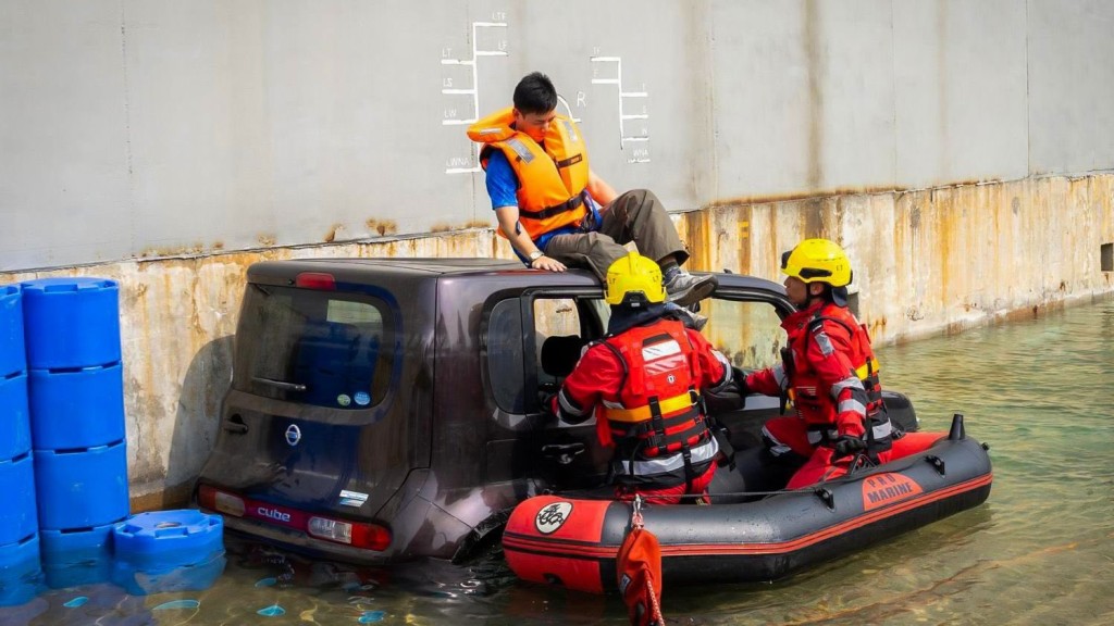 消防處九龍總區進行極端天氣事故演習。消防處fb