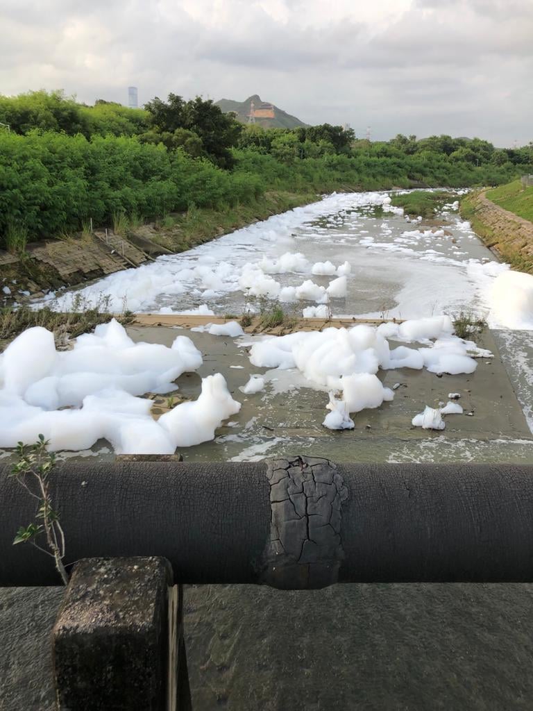 上水雙魚河日前出現大量白色泡沫。侯福達FB圖片