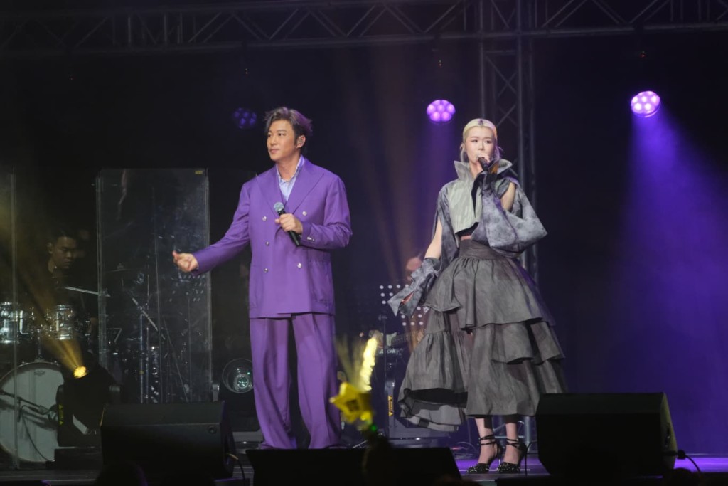 譚耀文笑說轉眼間自己變成「為人師表」。 譚耀文笑說轉眼間自己變成「為人師表」。