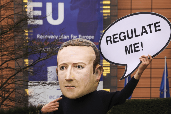 Facebook因私隱問題得罪歐美客戶，惹來抗議。AP圖片