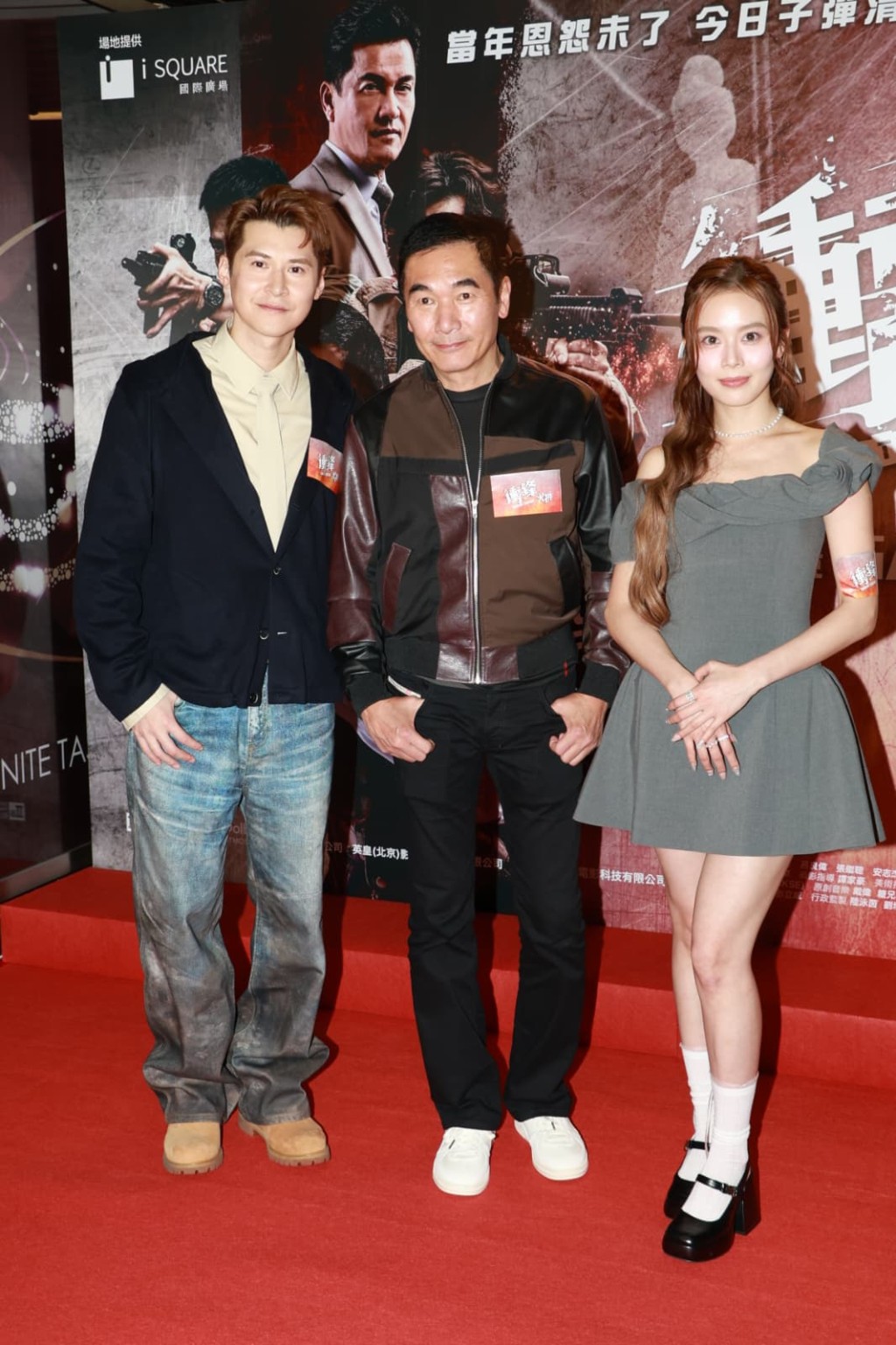 Macy提到一场爆炸戏,要全速跑到现场,她笑称男队员脚长,“一跑好似风咁,我点追都追唔到!” Macy提到一场爆炸戏,要全速跑到现场,她笑称男队员脚长,“一跑好似风咁,我点追都追唔到!”